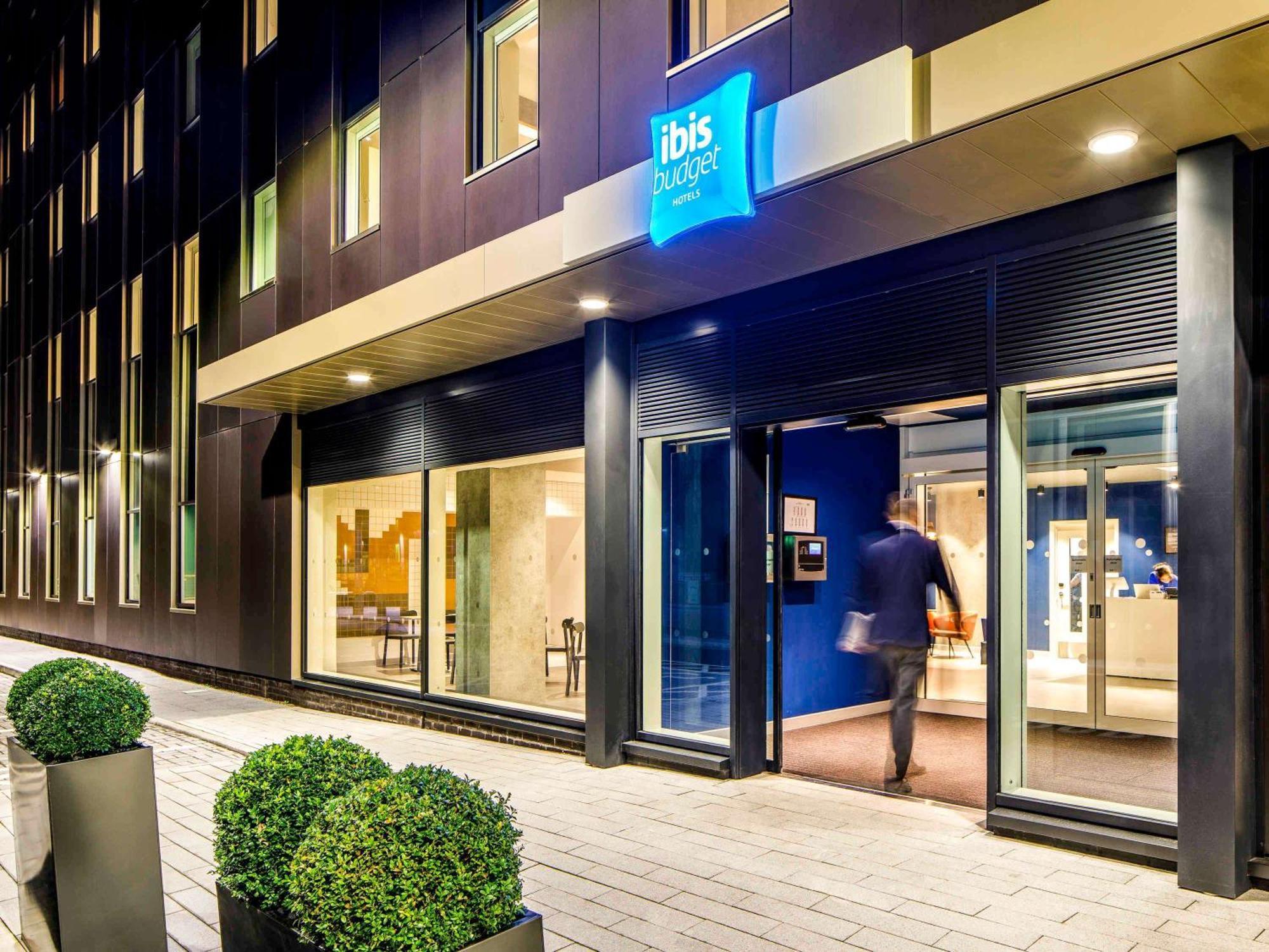 Ibis Budget Manchester Airport T2 Hale  Exterior foto